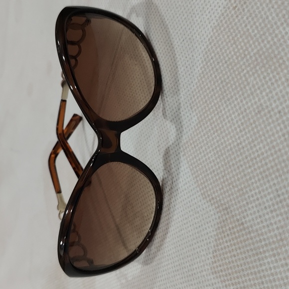 Guess Accessories - Guess sunglasses